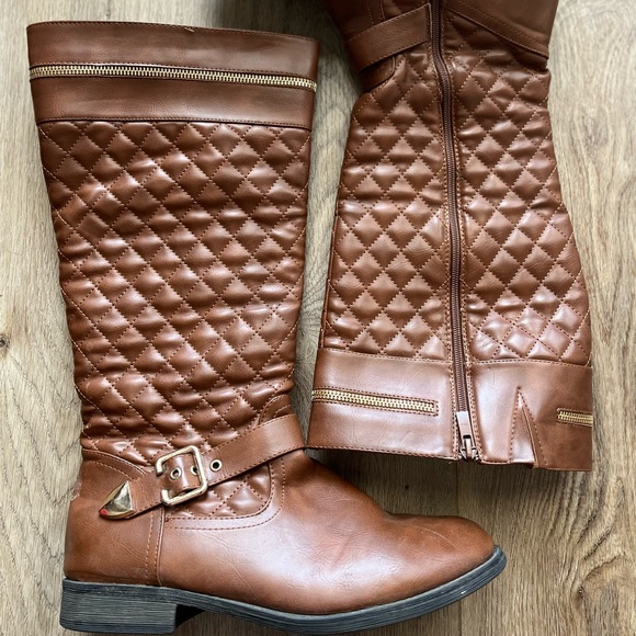 Quilted Riding Boots - Picture 2 of 3